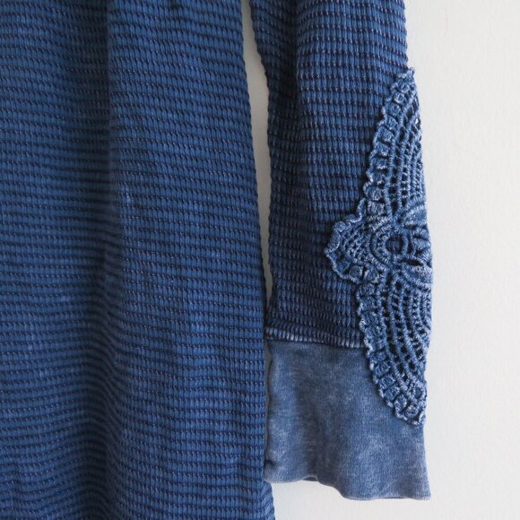 ABLE Distressed Blue Waffle Knit Crochet Cuff Swing Dress Boho Casual - Size S - Picture 6 of 15